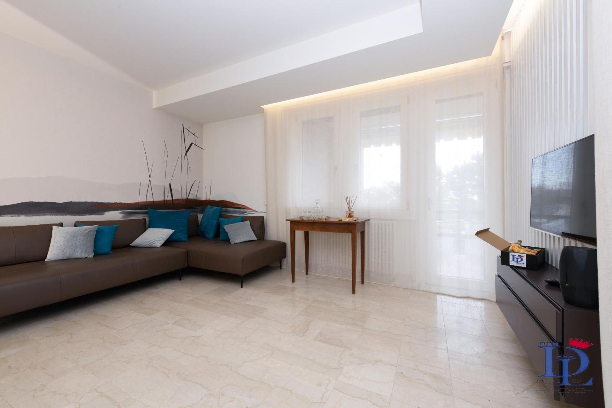 Desenzanoloft Official Partner Marriott Homes & Villas - Imperium Desenzano del Garda Bagian luar foto